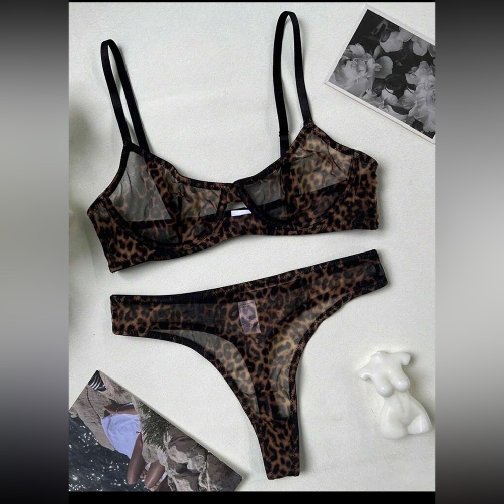 Lingerie Set - Picture 3 of 6